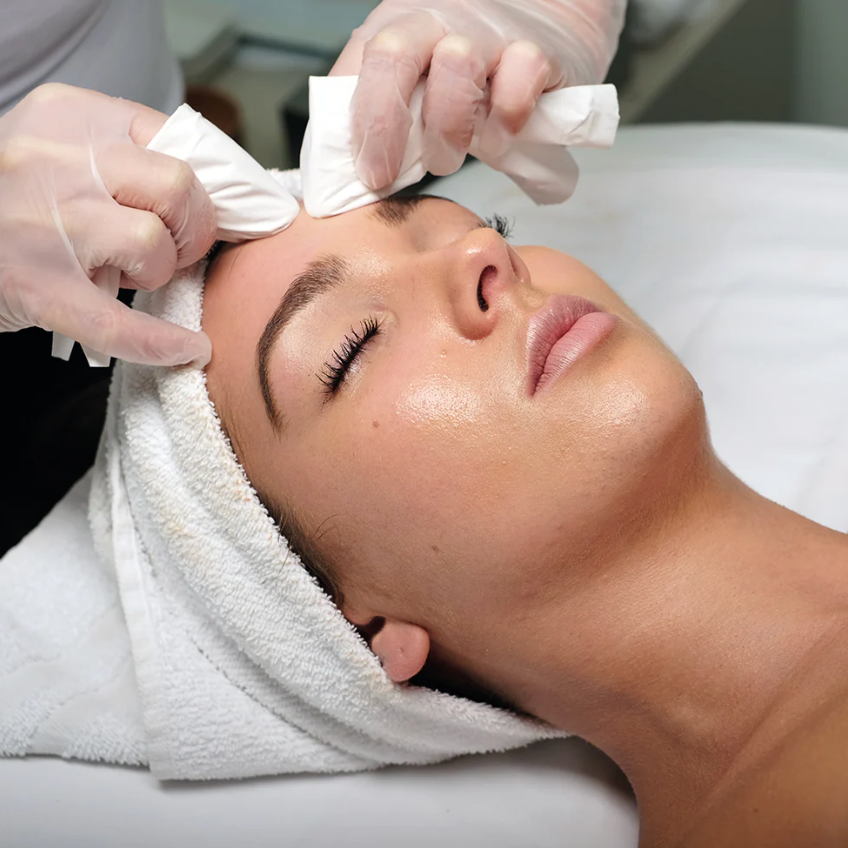 Facial Cleasing ( Basic Level 2 )